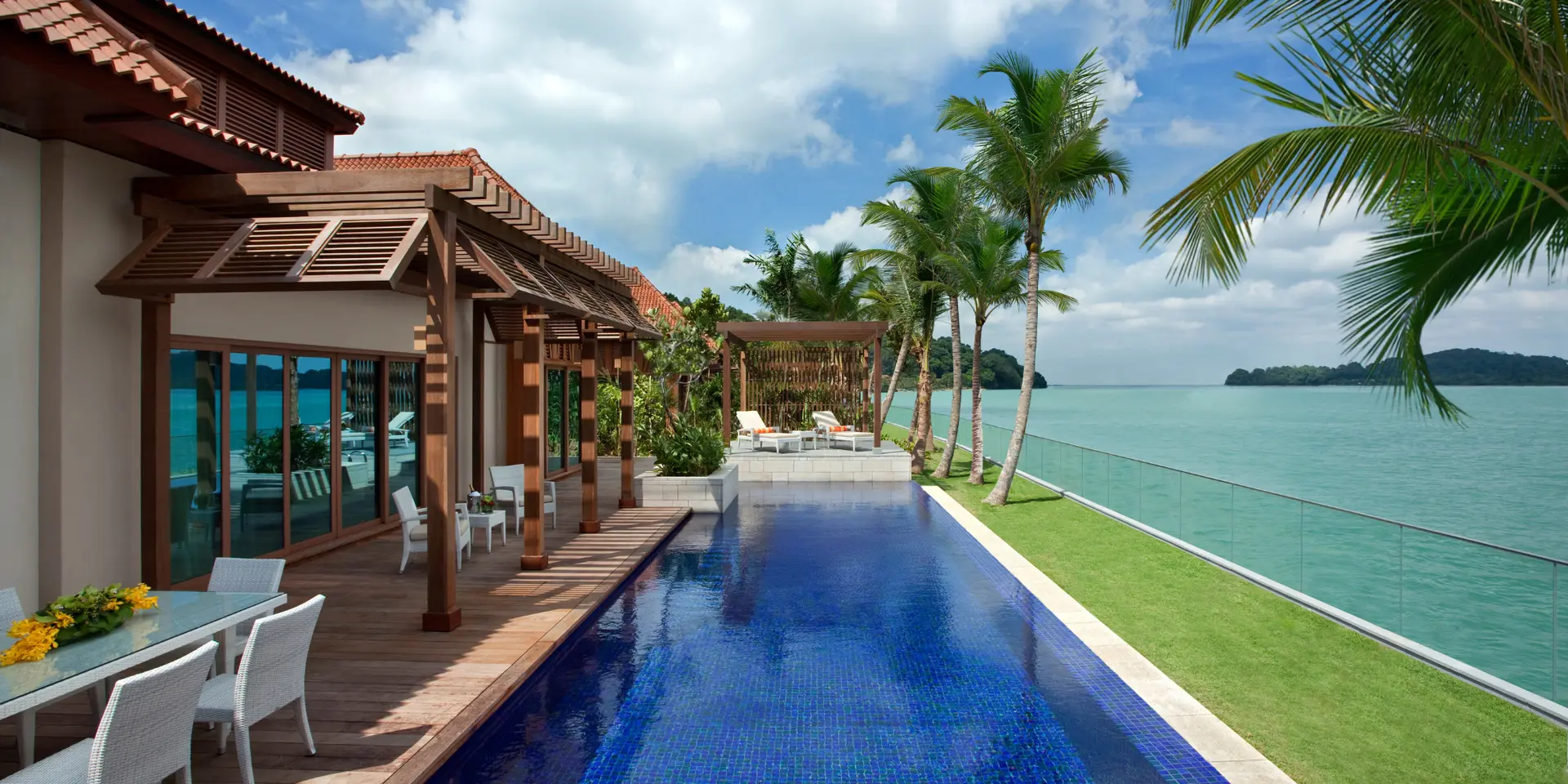 The Best Luxury Hotels at Resorts World Sentosa for Discerning Travelers in 2025